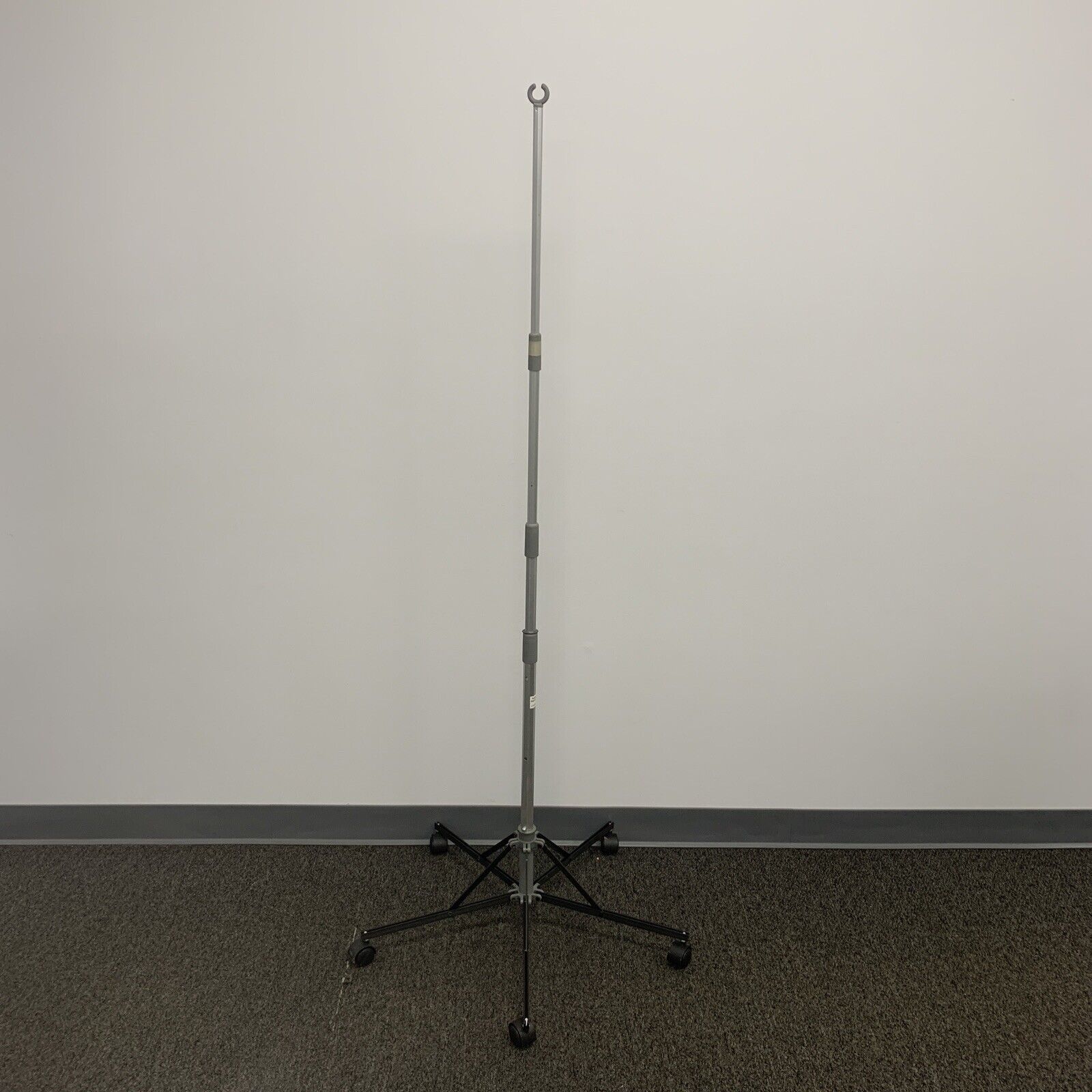 Pitch It  IV Pole by Sharps  Folding Portable Roller Stand LIGHT WEAR nice stand